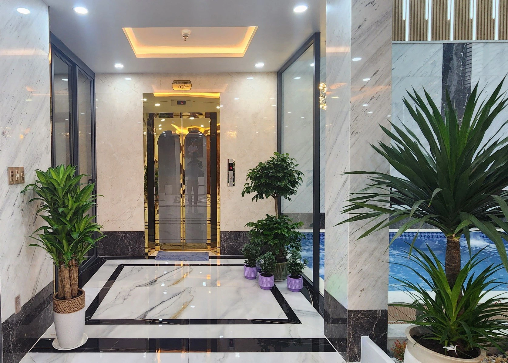 Mẫu thiết kế thang máy 5 tầng có thực sự phù hợp với kiến trúc hiện nay?