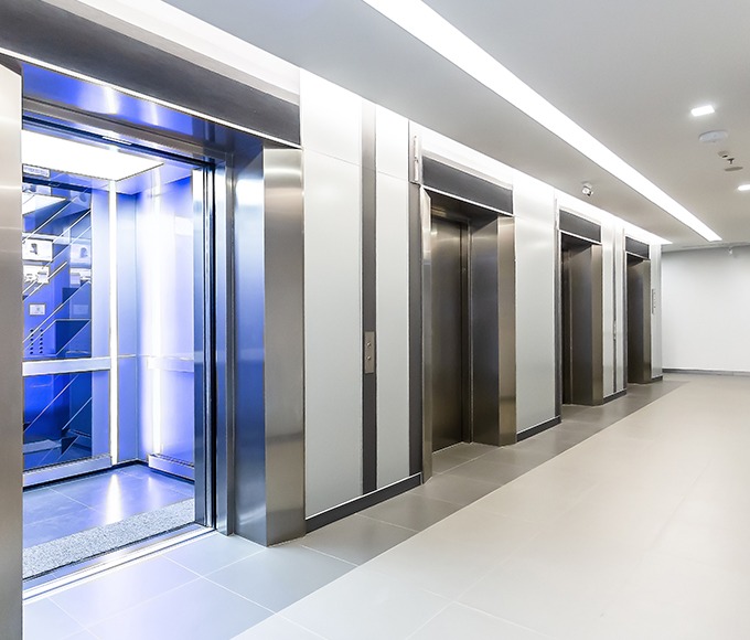Thang máy tải khách cho tòa nhà thương mại: Tiêu chuẩn kỹ thuật cần đạt