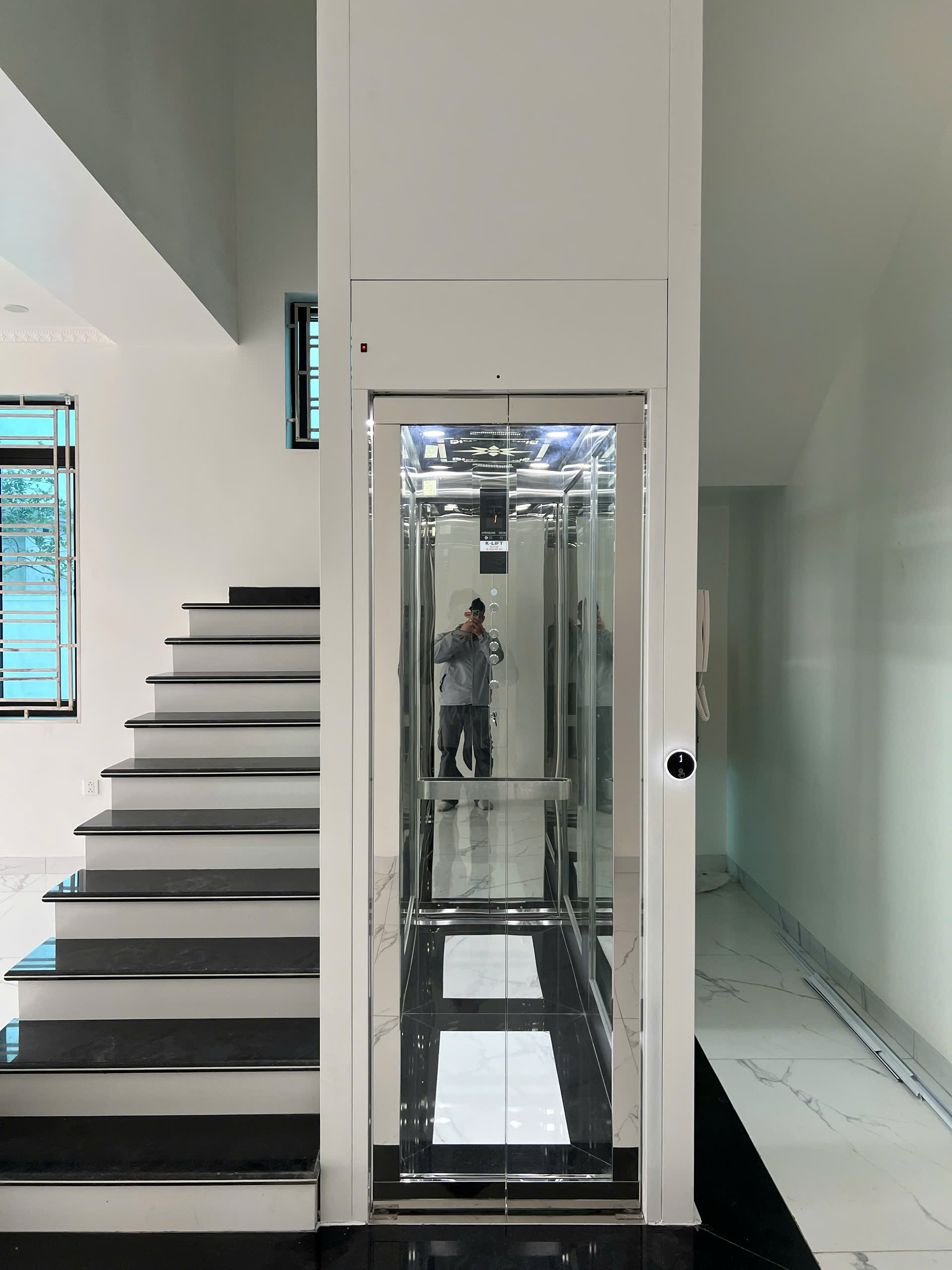 THANG MÁY MINI CÓ THẬT SỰ PHÙ HỢP VỚI NHÀ NHỎ DƯỚI 30M²?