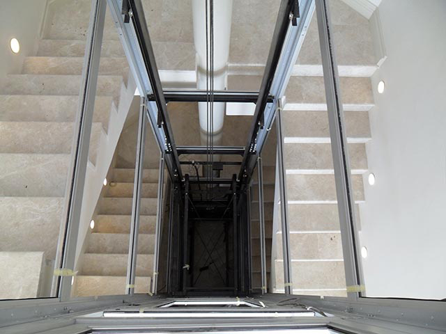 Hành trình chuyển từ thang máy nhập khẩu sang thang nội địa công nghệ cao: Xu hướng 2025